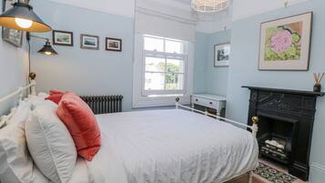 4 bedrooms, individually decorated, individually furnished, free WiFi