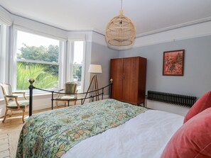 4 bedrooms, individually decorated, individually furnished, free WiFi