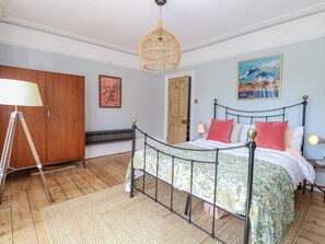 4 habitaciones, decoración personalizada y muebles diferentes