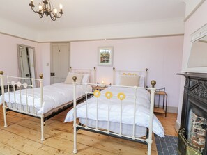 4 bedrooms, individually decorated, individually furnished, free WiFi