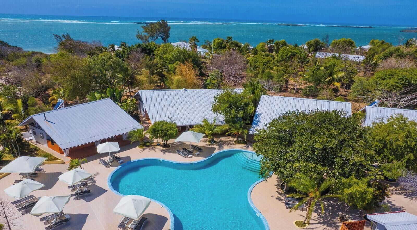 حمّام سباحة خارجي