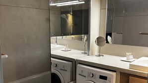 免费洗浴用品、吹风机、毛巾、肥皂