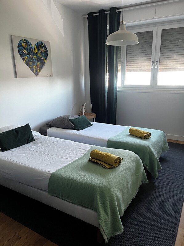 2 bedrooms, iron/ironing board, WiFi, bed sheets