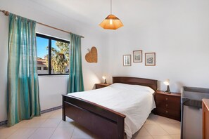 1 bedroom, WiFi - Apartment 'Sol Nascente 2' with Private Pool, Shared Terrace and Wi-Fi (Quarteira)