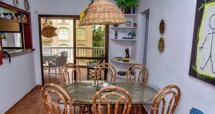 Flat com Piscina e Lazer na Praia de Pitangueiras