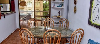 Flat com Piscina e Lazer na Praia de Pitangueiras