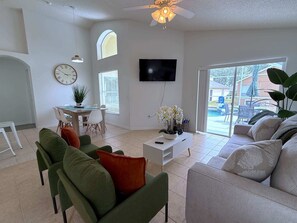 House, Multiple Beds, Pool Access, Pool View (Beautiful South-Facing Pool Home) | Living area