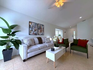 House, Multiple Beds, Pool Access, Pool View (Beautiful South-Facing Pool Home) | Living area