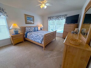 House, Multiple Beds, Pool Access, Pool View (Southern Dunes Villa with Golf Course) | 4 bedrooms, individually decorated, individually furnished, bed sheets - Southern Dunes Villa With Golf Course View (Haines City)