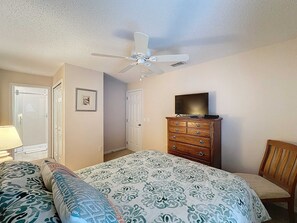 House, Multiple Beds, Pool Access, Pool View (South Facing Pool Home with Golf) | 4 bedrooms, individually decorated, individually furnished, bed sheets