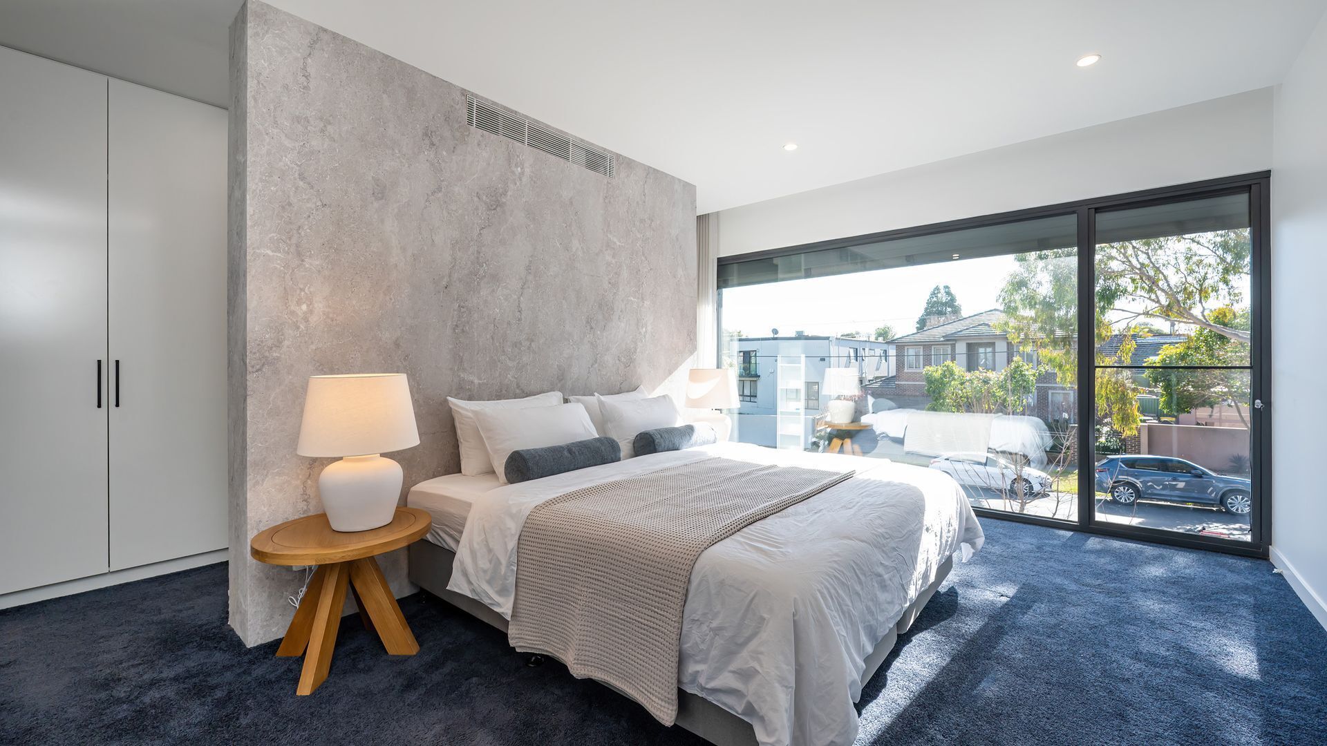 4 bedrooms, desk, iron/ironing board, travel cot