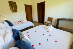 4 bedrooms, desk, iron/ironing board, WiFi