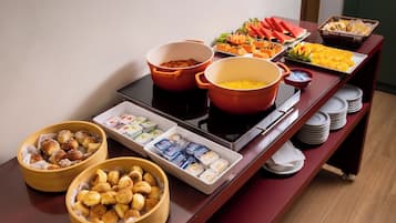 Free daily buffet breakfast