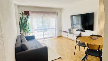 Smart TV, video games