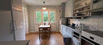 Cozy, newly renovated cottage on a natural plot on the edge of the forest