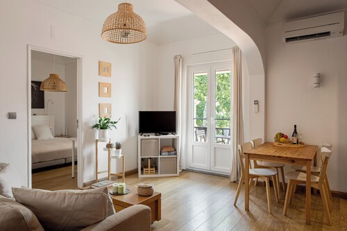Stylish Hideaway in Heart of Cascais