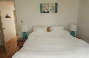 3 bedrooms, desk, iron/ironing board, free WiFi - Sandy Point Waterfront Retreat (Ferndale)