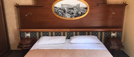 5 chambres, fer et planche à repasser, accès Internet, draps fournis