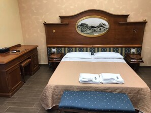 5 Schlafzimmer, Bügeleisen/Bügelbrett, Internetzugang, Bettwäsche