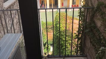 Interni