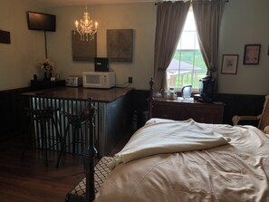 2 sovrum, skrivbord, strykjärn/strykbräda och gratis wi-fi