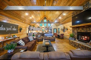 Kabin, Beberapa Tempat Tidur, hot tub, pemandangan kebun (Heartland Retreat) | Area keluarga