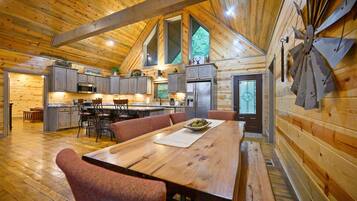 Kabin, Beberapa Tempat Tidur, hot tub, pemandangan kebun (Heartland Retreat) | Tempat makan