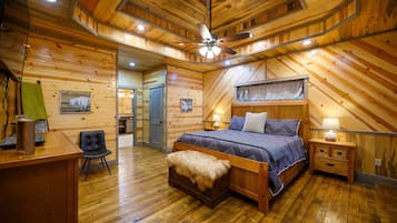 Kabin, Beberapa Tempat Tidur, hot tub, pemandangan kebun (Heartland Retreat) | 4 kamar tidur dan didekorasi berbeda-beda