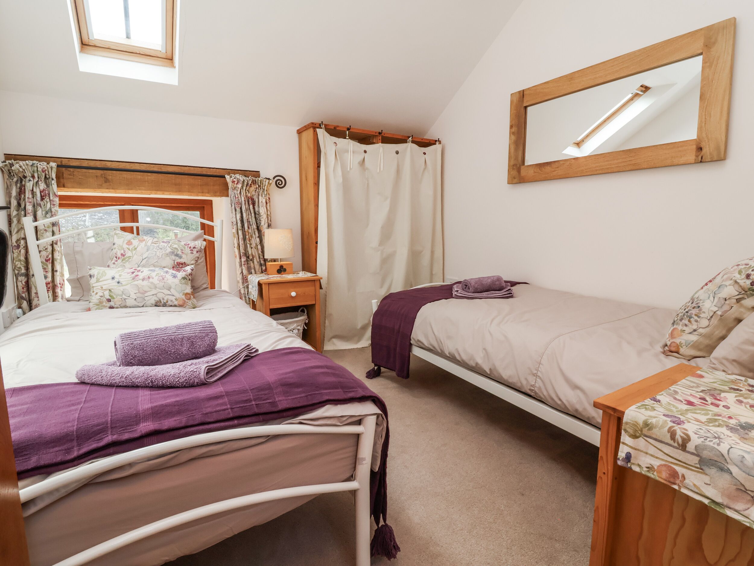 3 habitaciones, decoración personalizada y muebles diferentes 