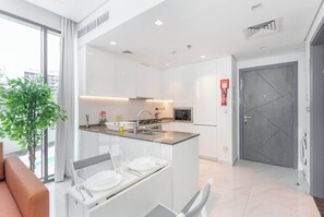 Fridge, microwave, oven, stovetop