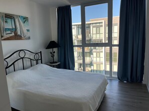 2 bedrooms, WiFi, bed sheets, wheelchair access