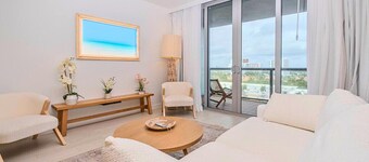 Luxury Ocean Views Apt 1208