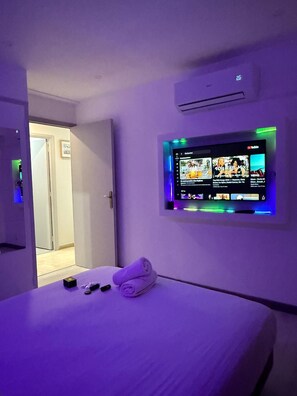 1 bedroom, desk, iron/ironing board, WiFi