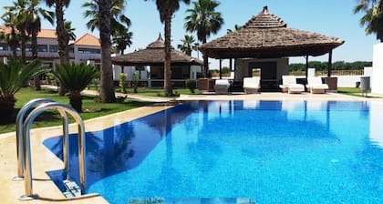 Family-Sized Condo Retreat by Jumeriah Beach