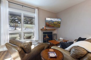 TV, fireplace, offices - Cozy Modern 2-Bedroom Condo Between Vail and BC (Avon)