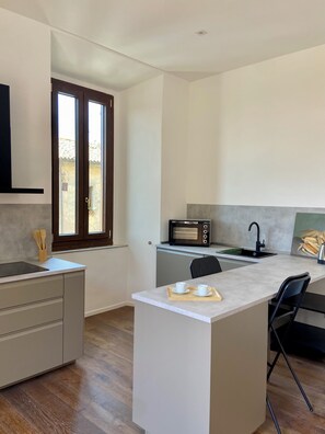 Refrigerador, horno, parrilla de estufa y lavavajillas