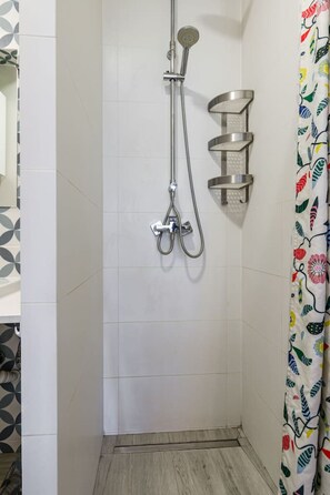Hair dryer, towels