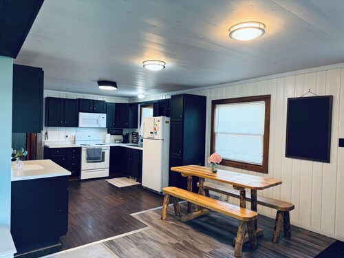 Cozy 2-bedroom cabin in the beautiful Northwoods on Lac Courte Orielles Lake!