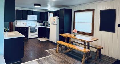 Cozy 2-bedroom cabin in the beautiful Northwoods on Lac Courte Orielles Lake!