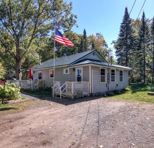 Cozy Cabin - Lac Courte Oreilles Lake - Private Dock & Lake Access
