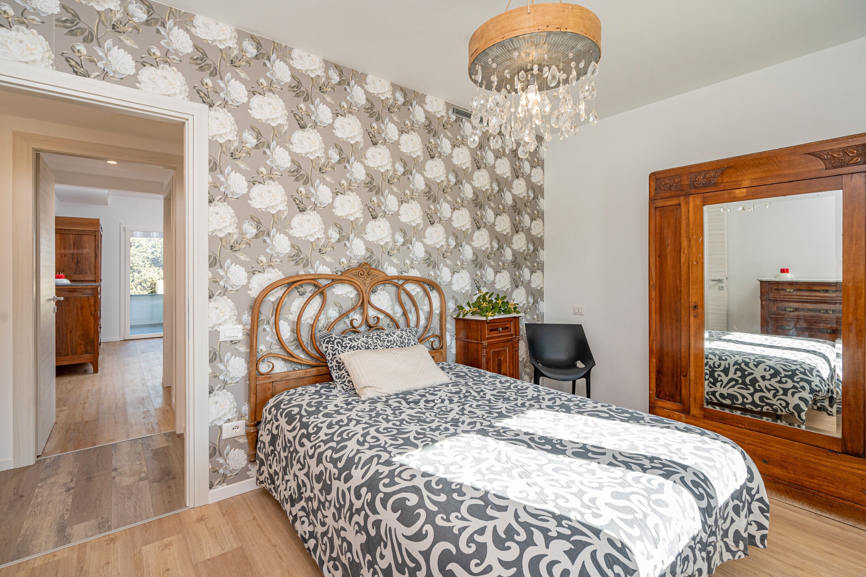 3 chambres, fer et planche à repasser, Wi-Fi, draps fournis