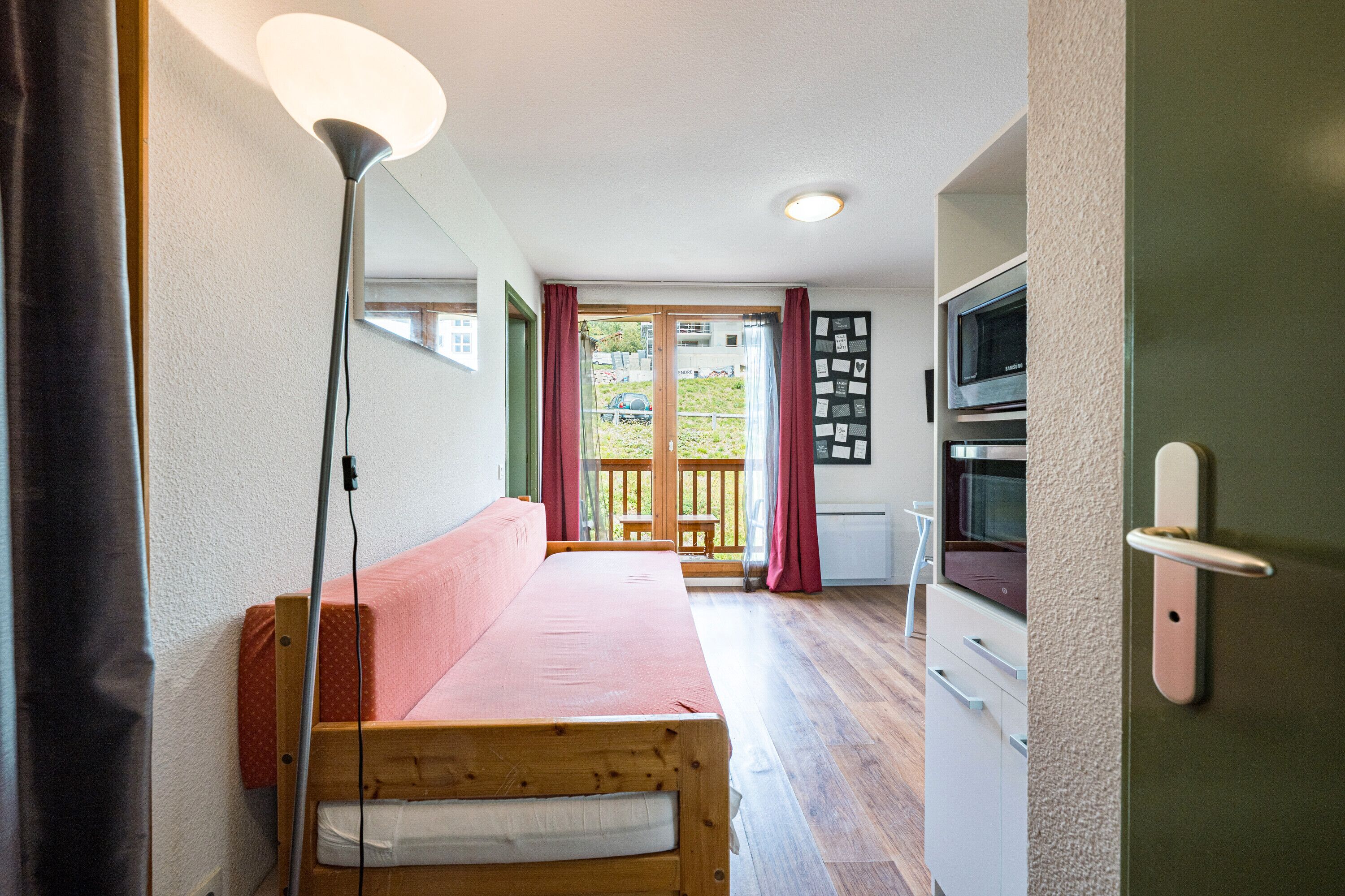 1 多间卧室、WiFi