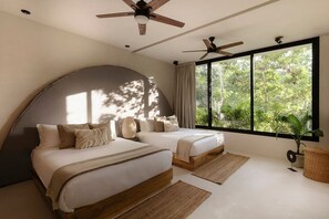 5 bedrooms, desk, iron/ironing board, travel cot
