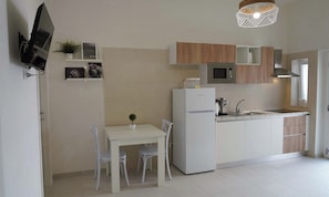 Micro-ondes, four, plaque de cuisson, lave-vaisselle