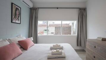 2 habitaciones, tabla de planchar con plancha, wifi y ropa de cama