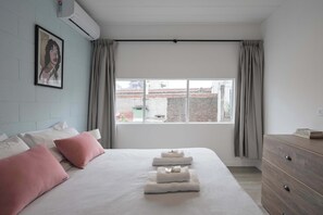 2 bedrooms, iron/ironing board, WiFi, bed sheets