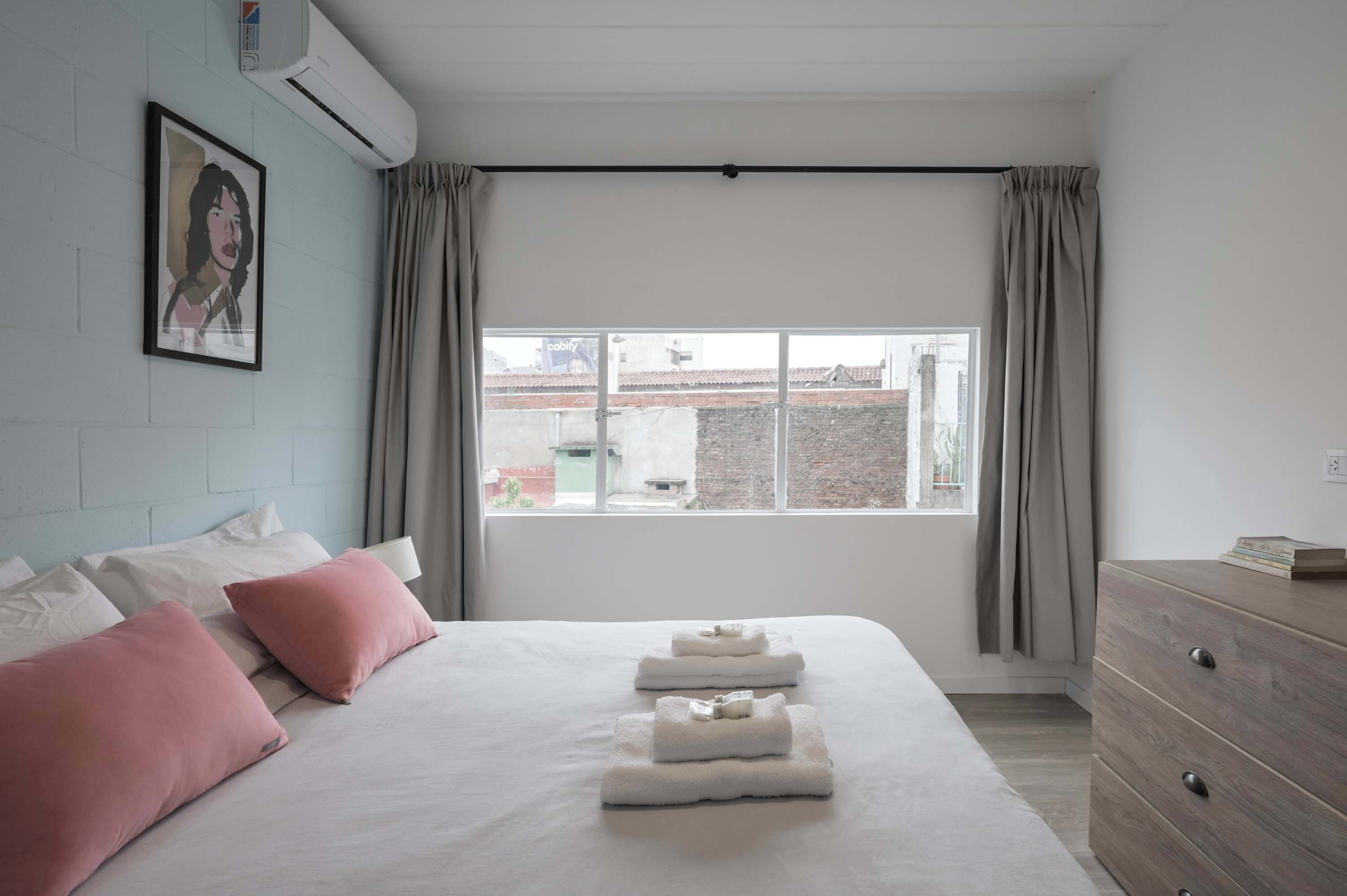 2 habitaciones, tabla de planchar con plancha, wifi y ropa de cama 