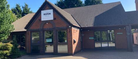 Fachada de la propiedad