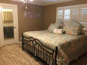 3 bedrooms, bed sheets