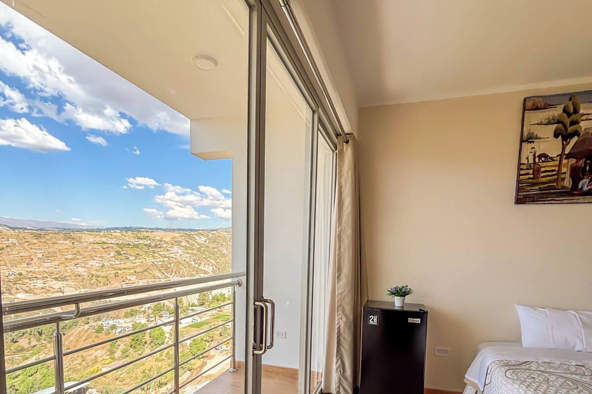 Comfort Room, Balcony, Valley View | Desk, laptop workspace